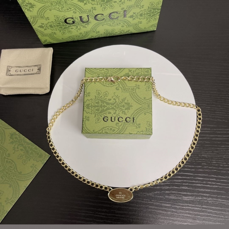 G*u*i necklaces